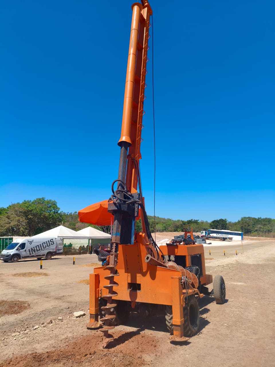 Máquina trado em operação de fundação